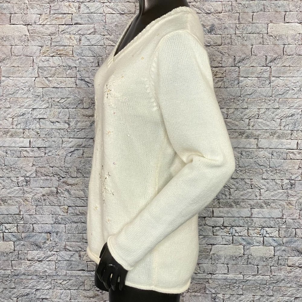 White Stag Pullover Winter Sweater - Picture 4 of 7